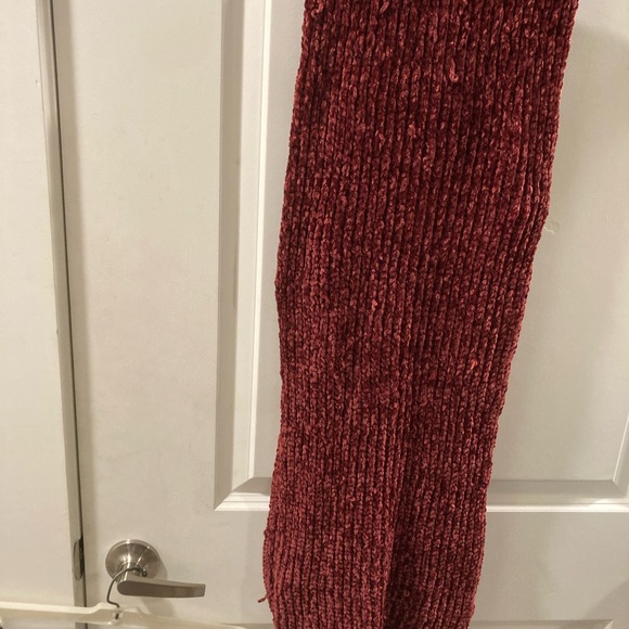 GAP Red Textured Scarf - Picture 1 of 7